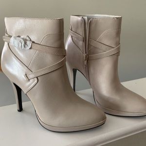Women’s Nine West Booties